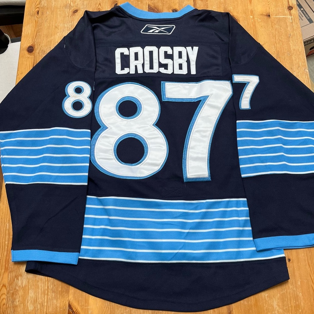 Sidney Crosby Pittsburgh Penguins 2011 Winter Classic Reebok Hockey Jersey